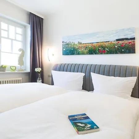 Strandvilla Seeadler Hinter Duene Und Meer Binz Buitenkant foto